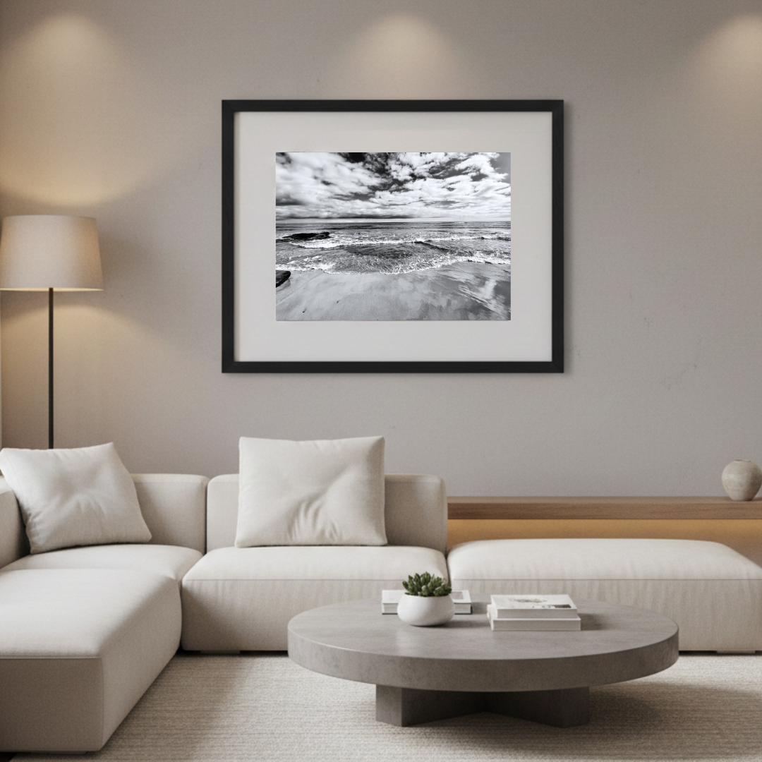 Sea waves in monochrome - Image 3