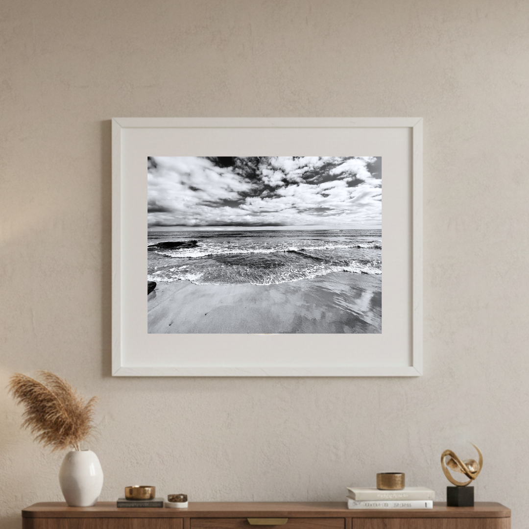 Sea waves in monochrome - Image 5