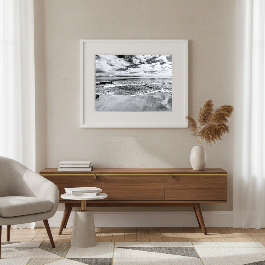 Sea waves in monochrome - Image 4